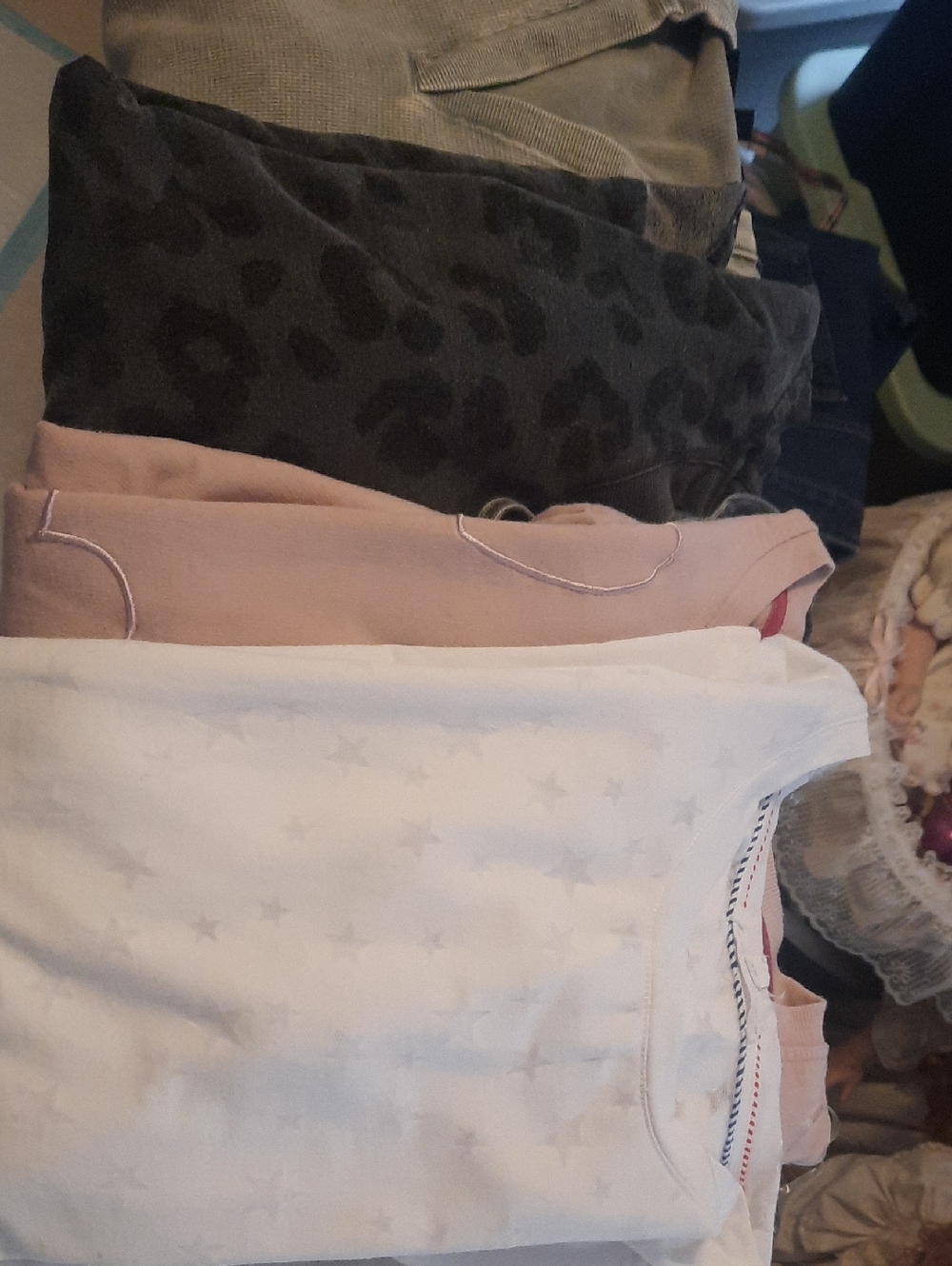Jane And Delancy Bundle Of 4 Shirts.